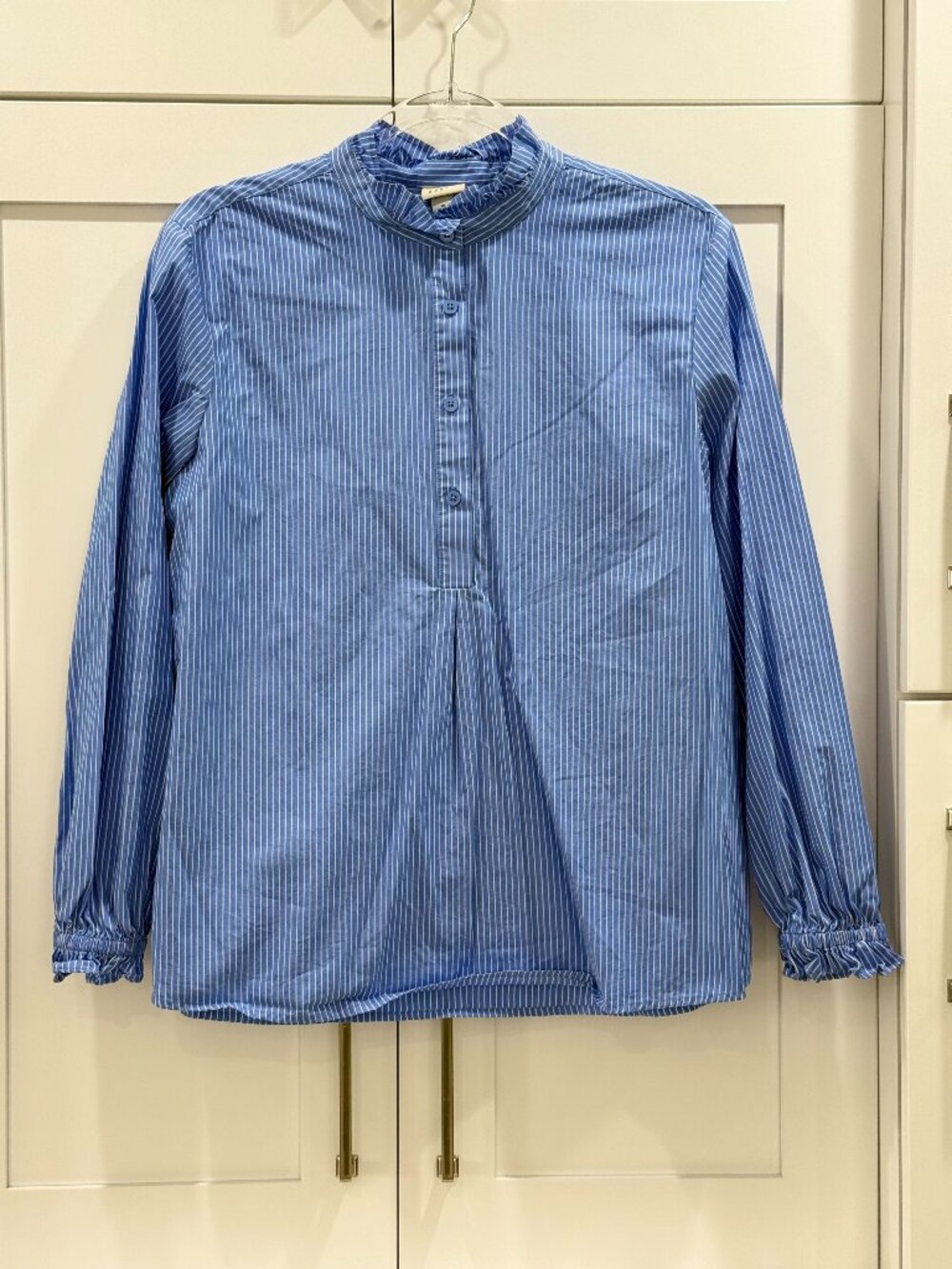 Long Sleeve Ruffled Popover Button Down – Blue/White Stripe – Medium